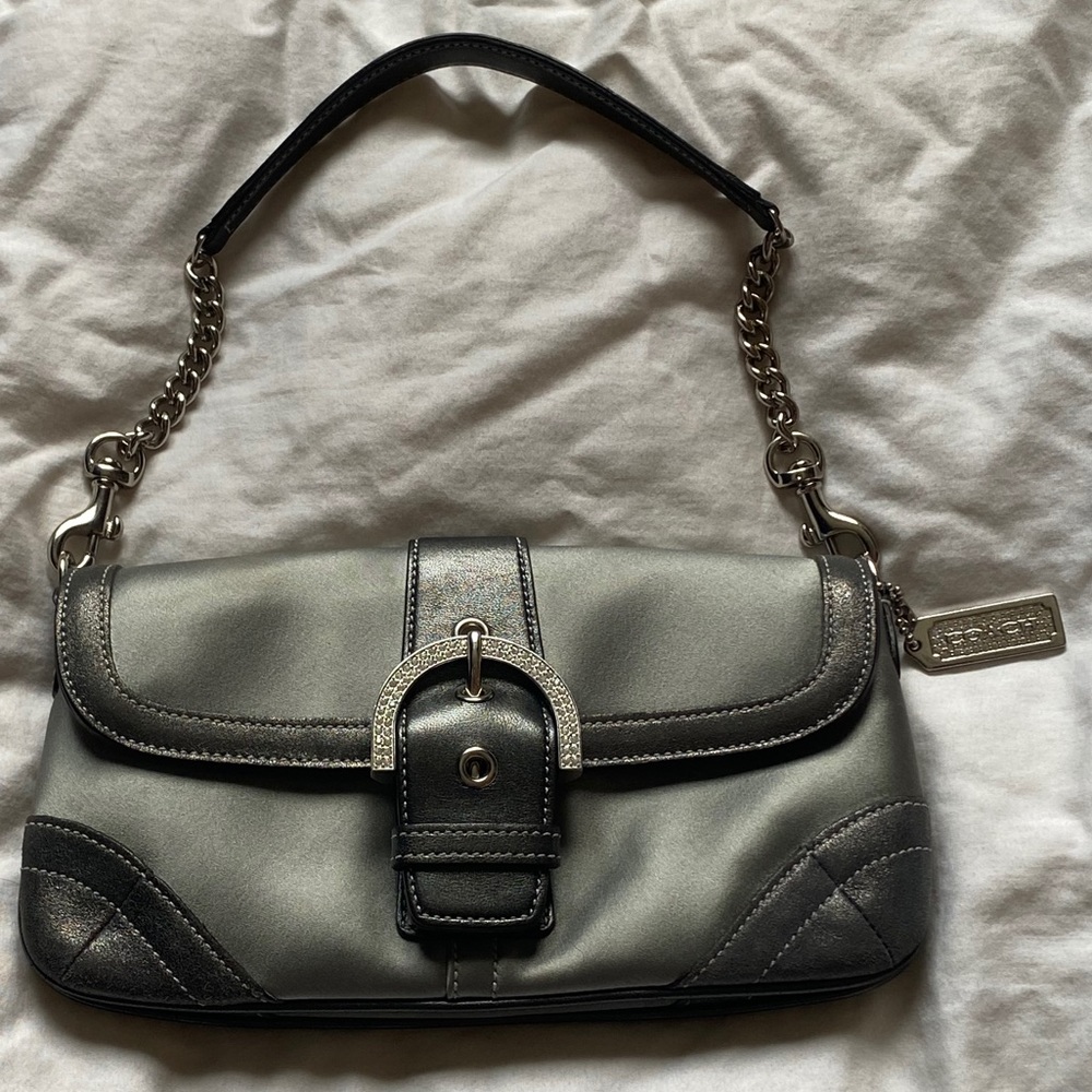 true vintage coach silver handbag 🌠